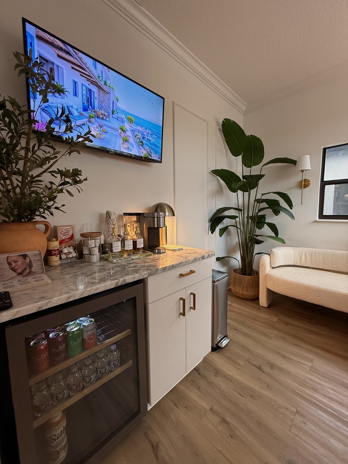 Espresso and beverage bar in the patient lounge